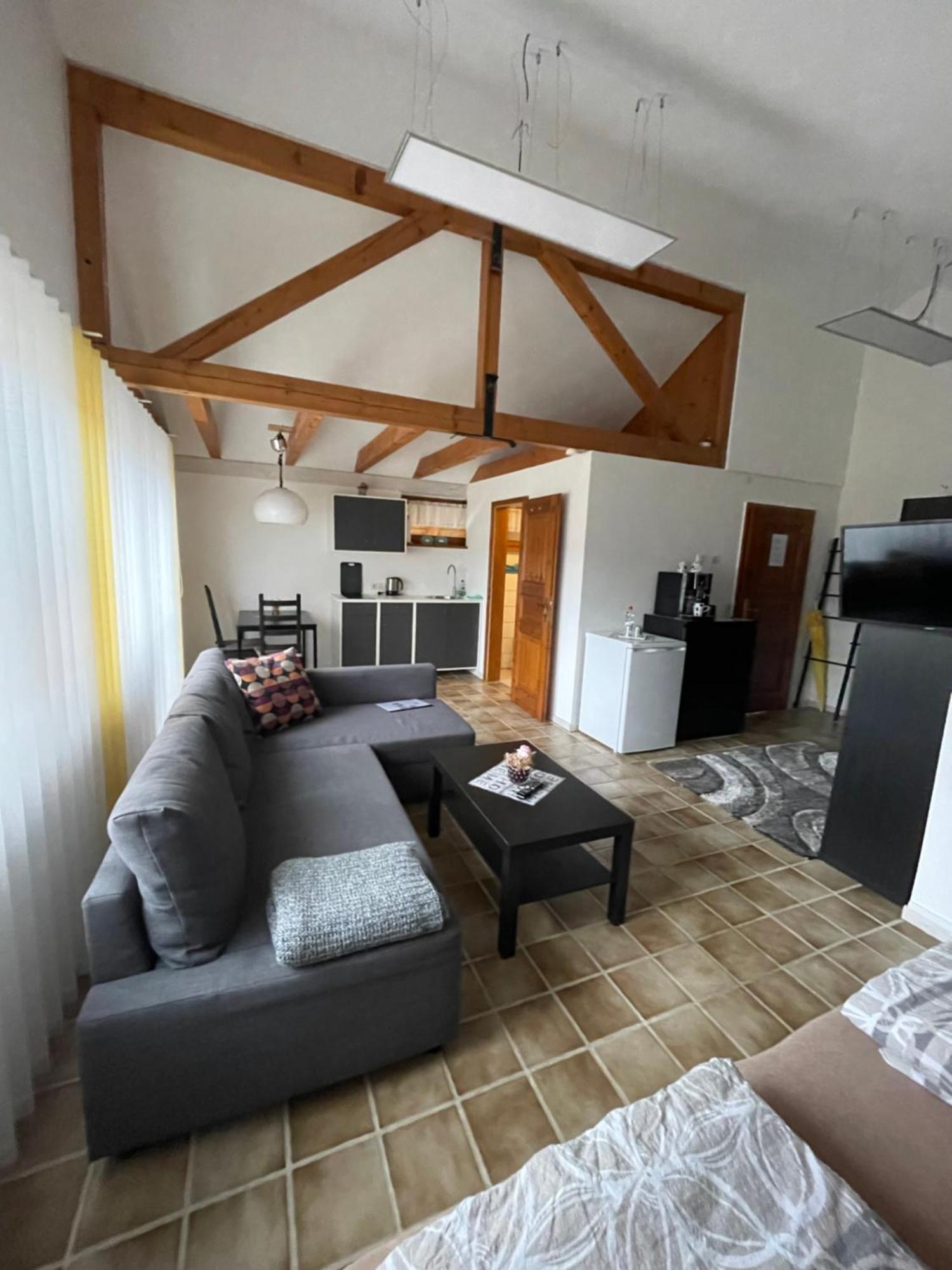 Zimmer In Lautrach Eksteriør billede